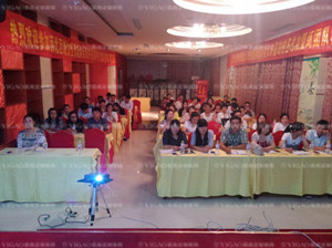 易高2015年“決戰(zhàn)終端，贏在執(zhí)行”許昌站