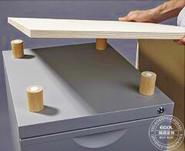  家居定制實(shí)木衣柜名牌我們需要注意些什么問題？