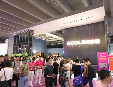 易高家居攜專利新品華麗亮相廣州建博會！