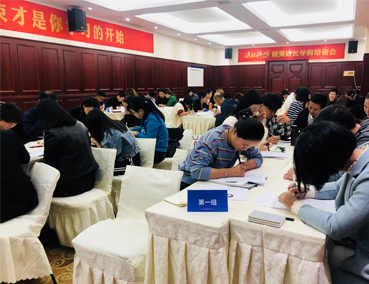 培養(yǎng)復(fù)合型人才，塑造職業(yè)化團(tuán)隊(duì) | 易高商學(xué)院《精英店長(zhǎng)導(dǎo)購(gòu)特訓(xùn)營(yíng)》圓滿結(jié)束