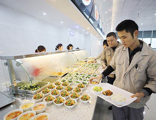 員工吃住行，公司大關(guān)懷丨易高家居下塘基地新食堂正式啟用！