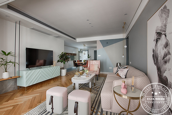 定制家具和成品家具相比有哪些優(yōu)勢(shì)？