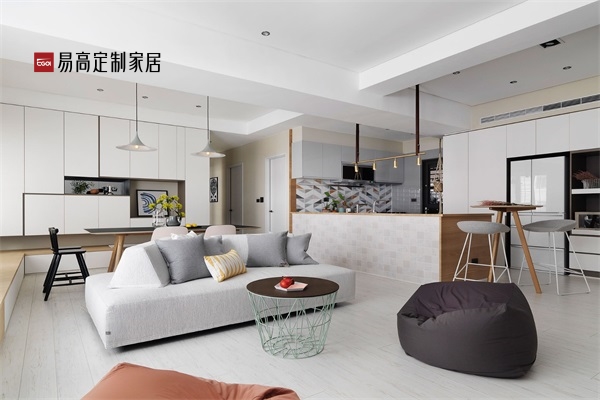 全屋定制和成品家具哪個(gè)好？