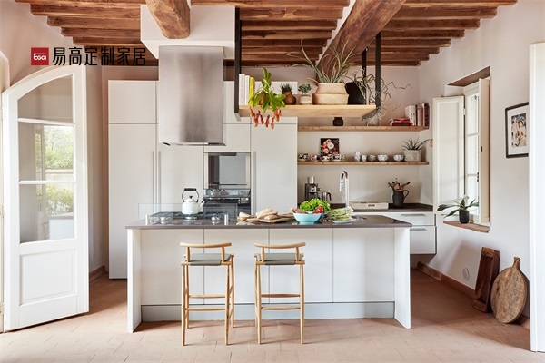 定制櫥柜和成品櫥柜哪個(gè)更有優(yōu)勢？