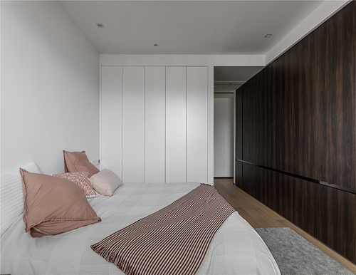 定制衣柜選用實木多層板怎么樣？